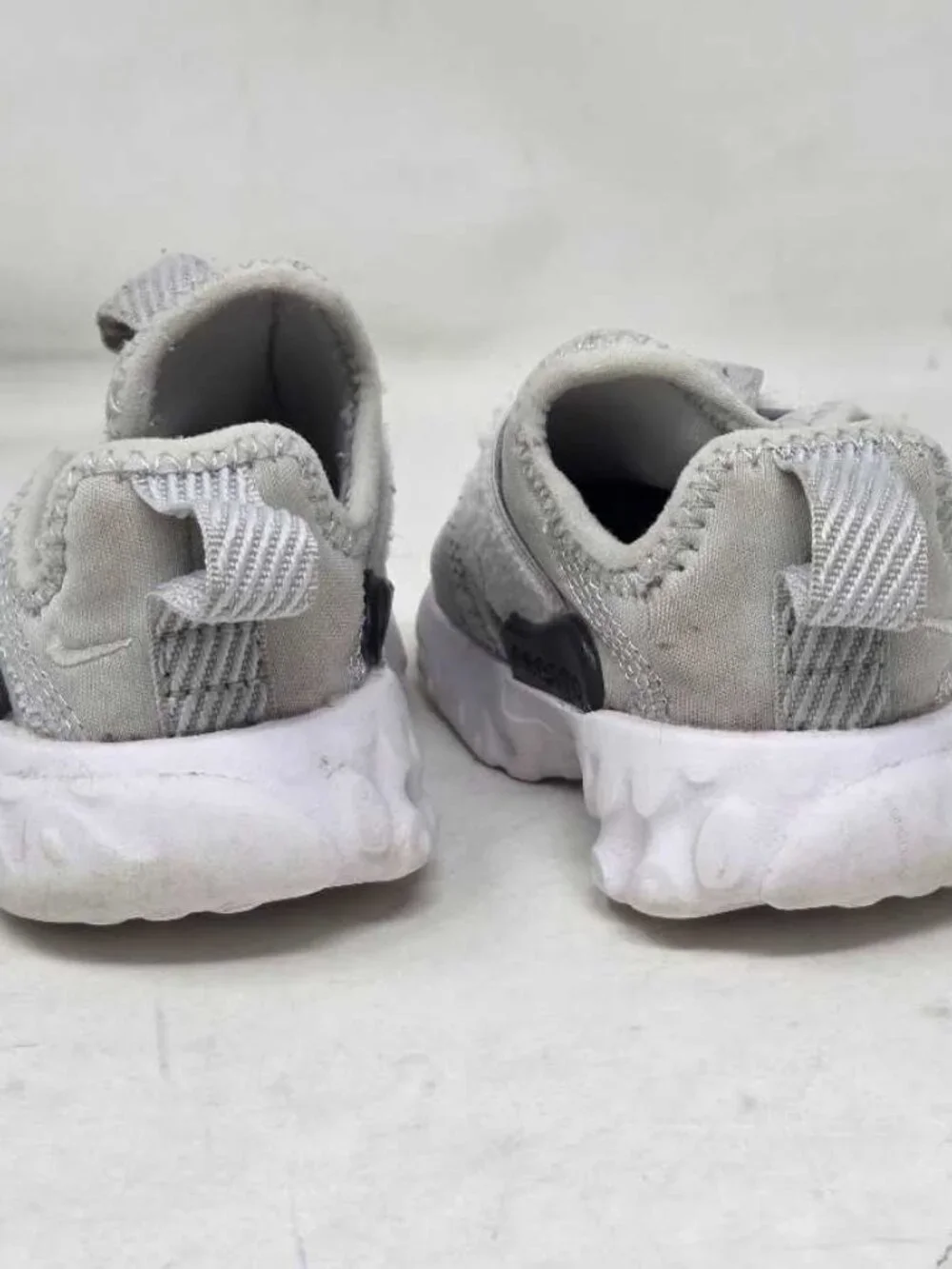 Toddler boy 5 Nike play condition slip on sneakers 5C